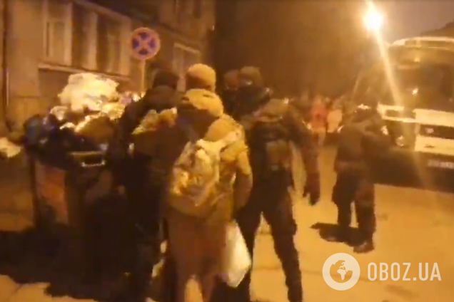 В Киеве возле управления полиции произошла новая потасовка: эксклюзивное видео