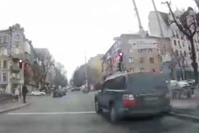 ''Синдром Зайцевой'': в Киеве на видео засекли нарушителя на элитном авто