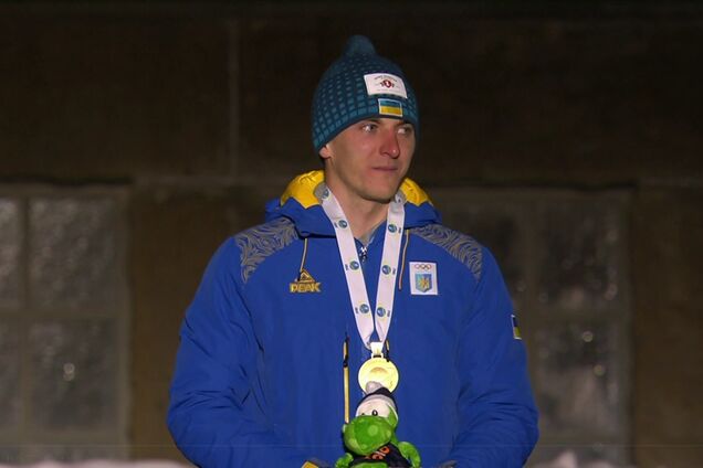 Видео дня! Гимн Украины на историческом награждении чемпиона мира по биатлону