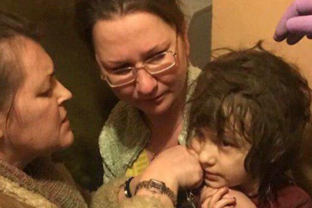 Московская Маугли: появилось видео из ада, в котором жила девочка