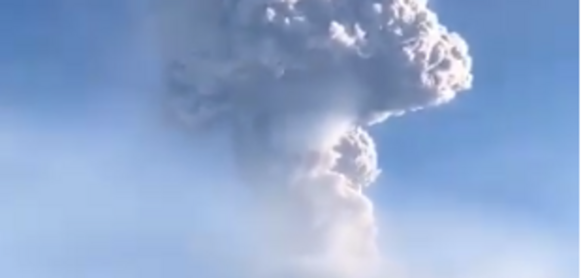  Столбы пепла в несколько километров: в России 'проснулся' мощный вулкан