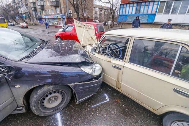 В Киеве авто сбило мать с ребенком: первые детали аварии