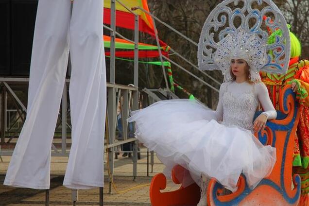  'С кокошником, но без мозгов': оккупанты опозорились с Масленицей в Крыму