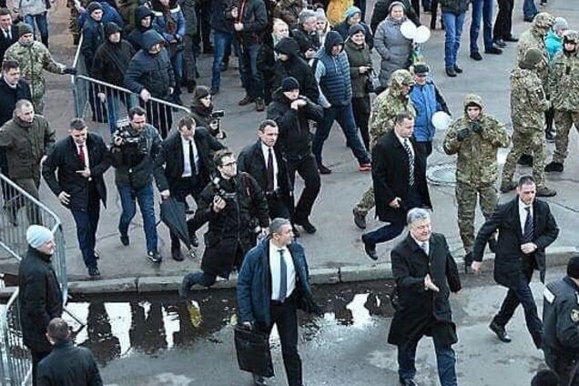'Порошенко сбежал с митинга': росСМИ поймали на позорном фейке