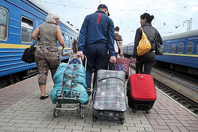 Миллиарды на проедание: названа неожиданная проблема Украины из-за заробитчан