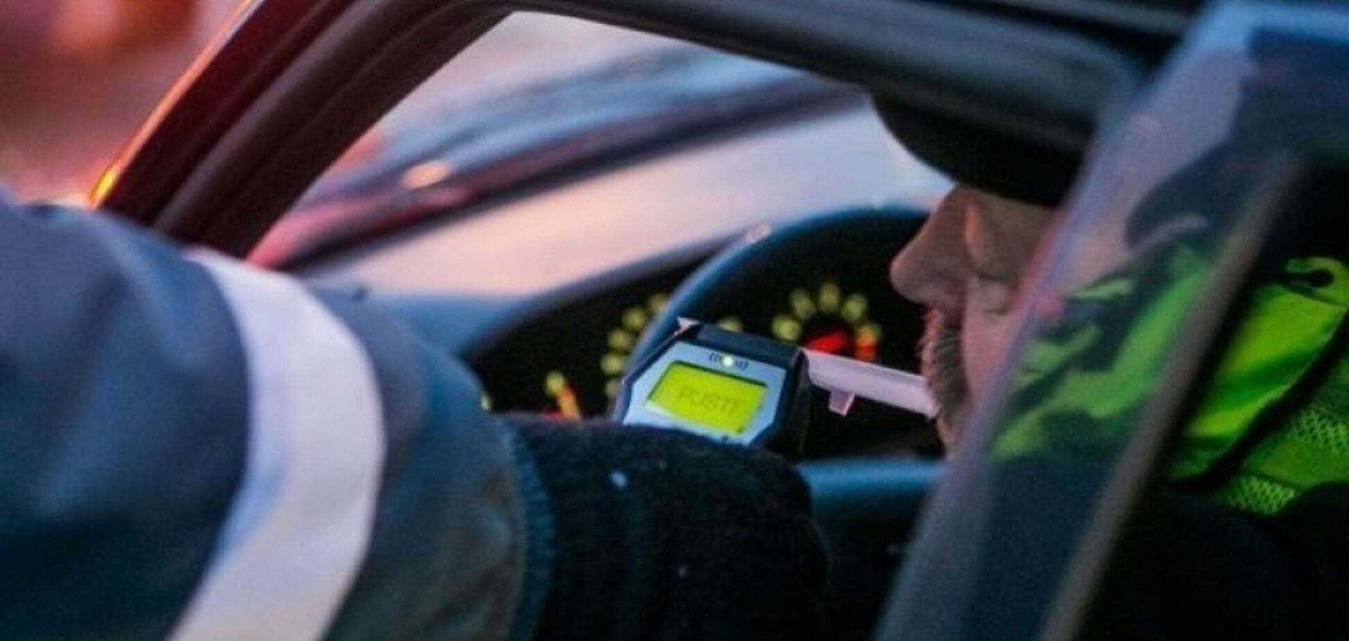 В Запорожье полицейские задержали пьяного водителя Subaru