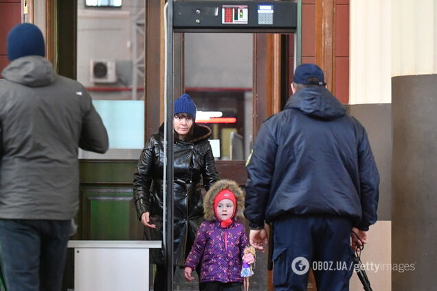 В Україні можуть встановити металошукачі в усіх ТРЦ