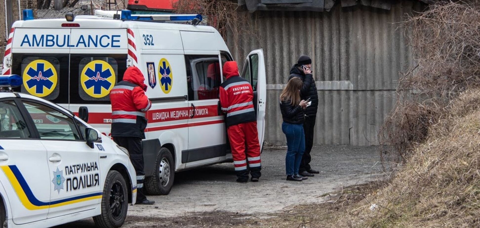''Руки покраснели от крови'': в Киеве возле церкви нашли труп