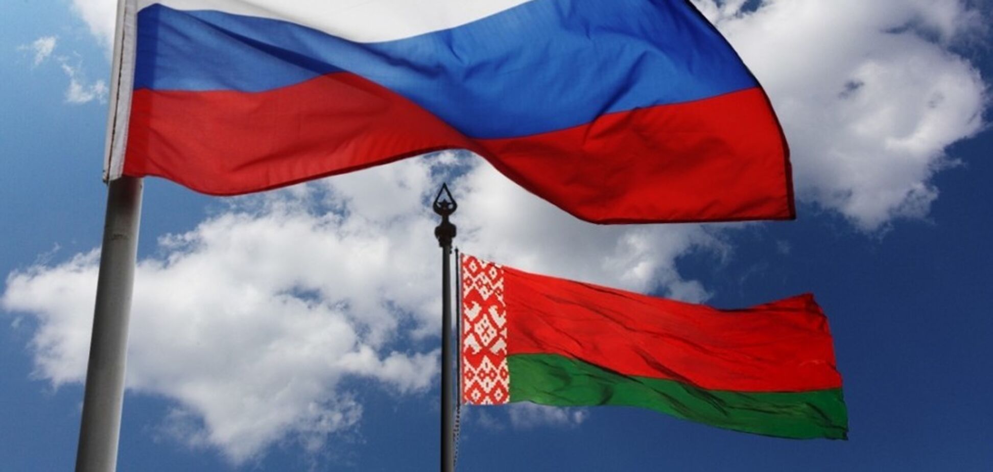 У Білорусі накинулися на посла Росії через 'захоплення' республіки, він відповів