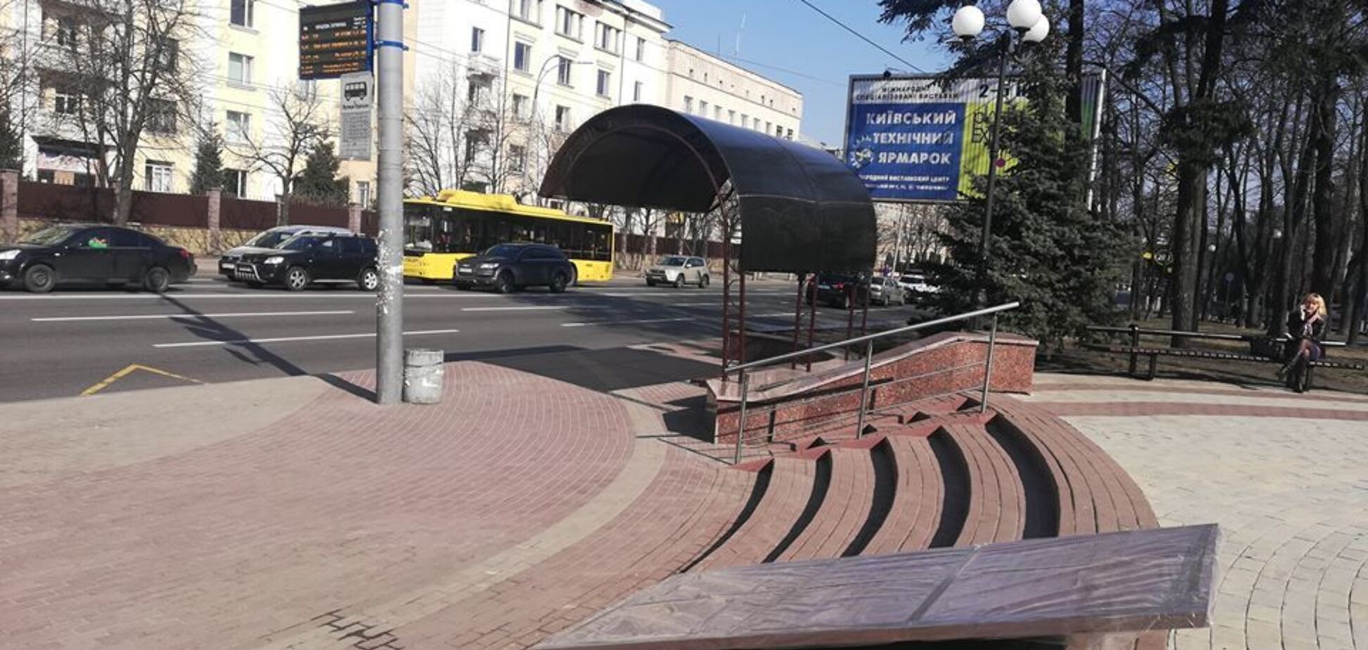 'Это треш': в Киеве установили странный памятник Немцову