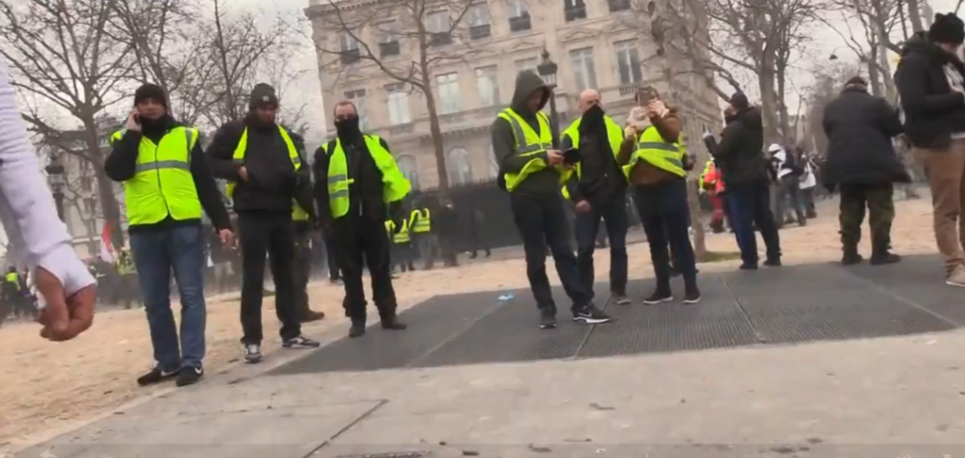 Во Франции в прямом эфире ранили пропагандиста Кремля: видео