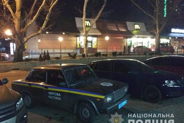 В Николаеве в очереди в McDonald's произошла стрельба: есть раненый