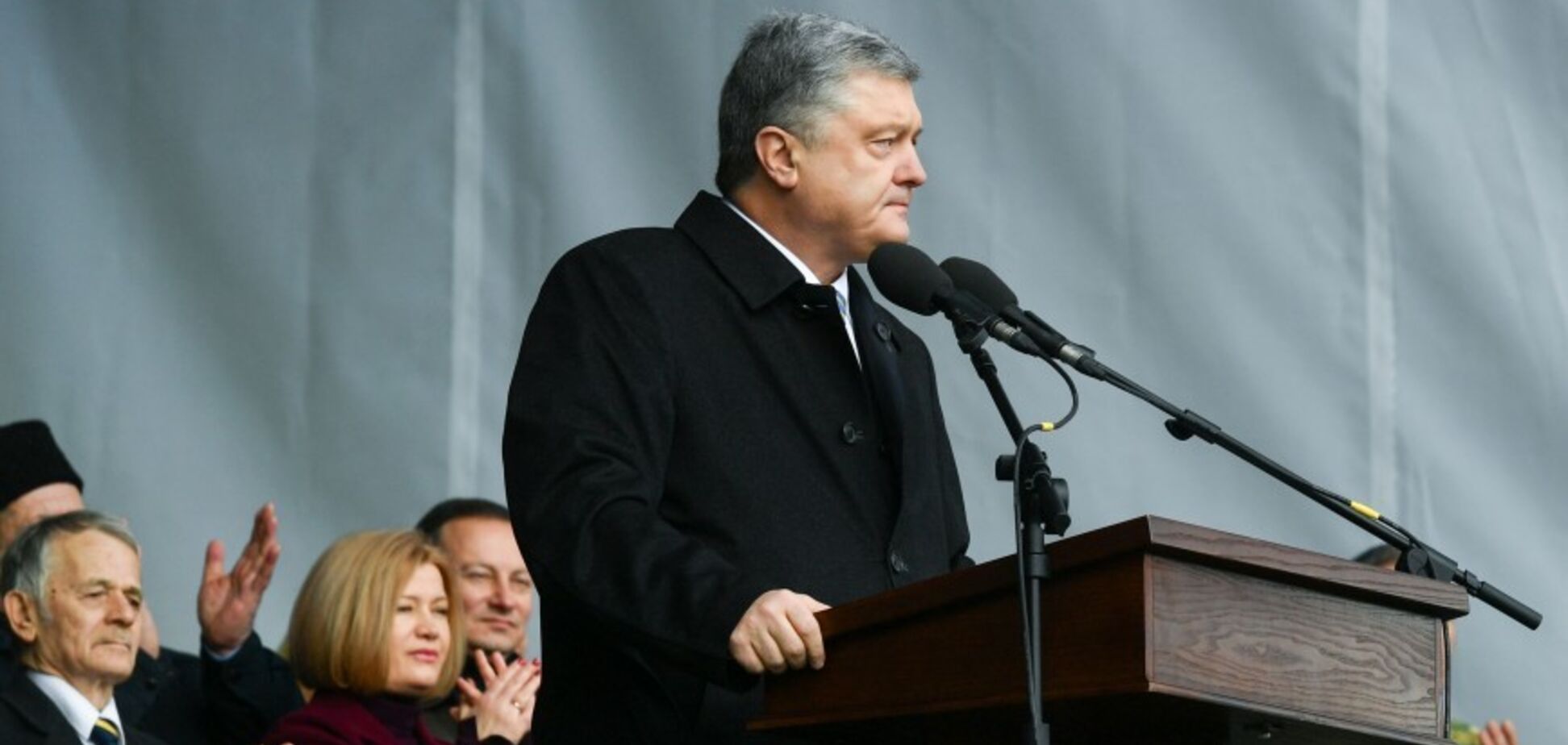 На митинге в поддержку Порошенко в Киеве было около 25 тысяч человек