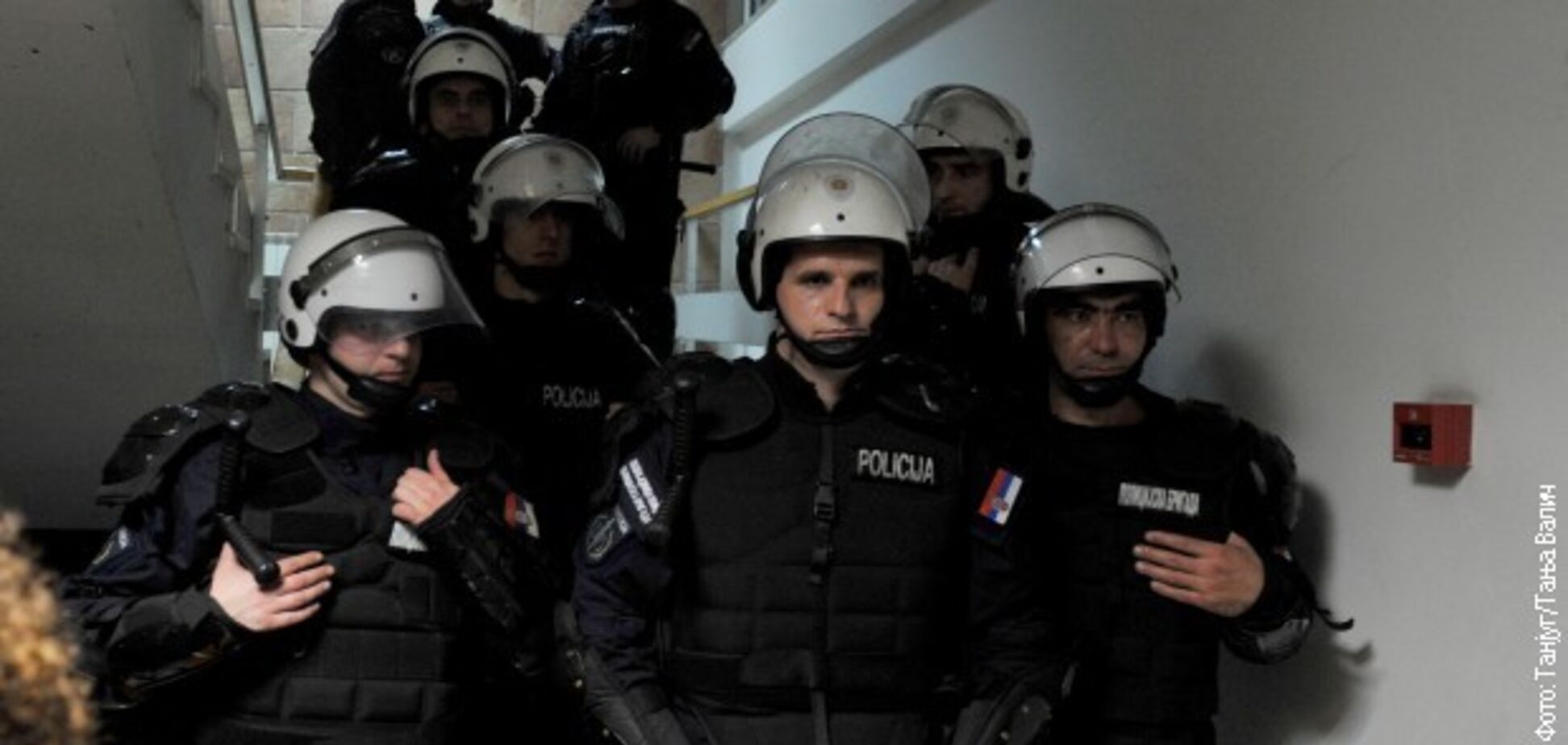 В ход пошли бензопилы: в Сербии вспыхнули массовые протесты против друга Путина