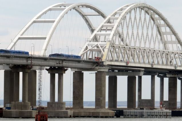 "Колонны туристов": в сеть попало видео "бешенного трафика" на Крымском мосту