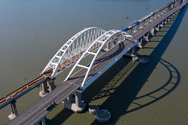 'Поезд сойдет с рельсов': инженер предупредил о катастрофе на Крымском мосту