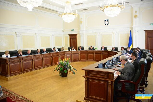 Антикоррупционный суд в Украине: ВСП рекомендовал Порошенко 35 кандидатов