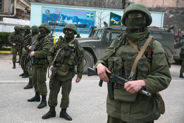"Вдеруться у чорних плащах": Цимбалюк оцінив шанси Криму мирно повернутися в Україну