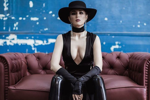 MARUV завела публіку в Казахстані відвертим вбранням: пікантні фото