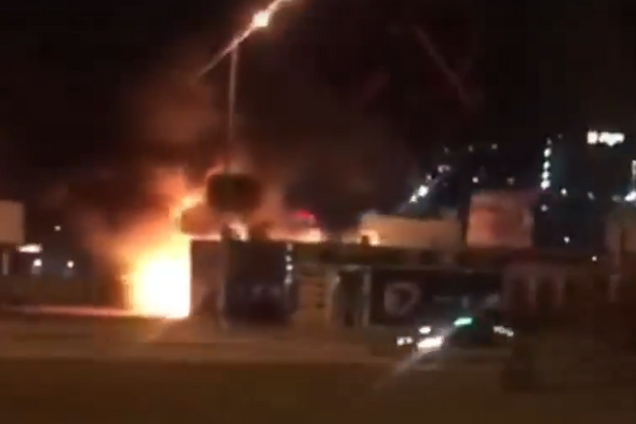 На ринку Києва розгорілася велика пожежа: відео НП
