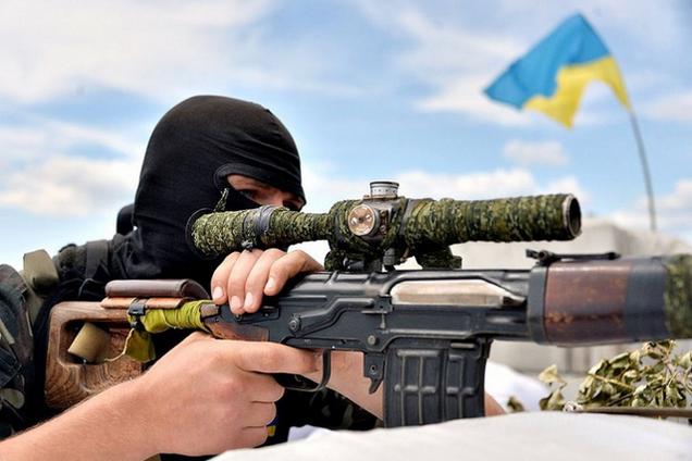 Снайпер ЗСУ "зашкварив" найманця РФ на Донбасі: момент потрапив на відео
