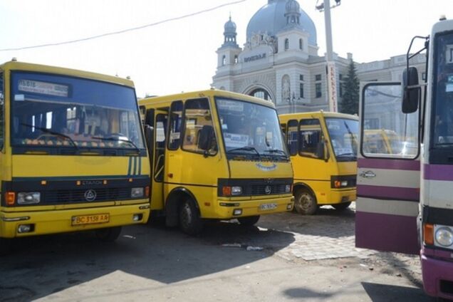 'Уроды, ходите пешком!' Во Львове маршрутчик набросился на льготников