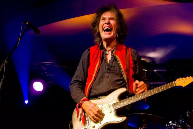 За сутки до дня рождения: умер гитарист культовых рок-групп