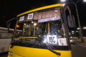 В Киеве маршрутчик сбил трех пешеходов и нарвался на самосуд