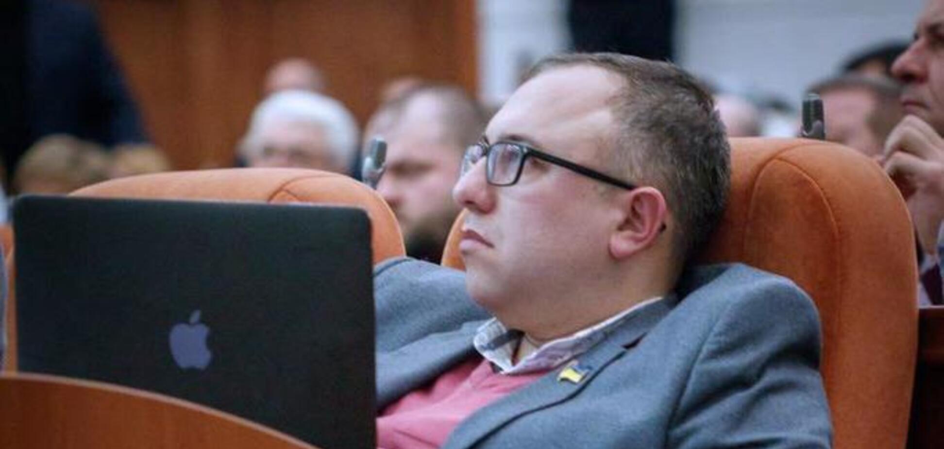 Днепровский депутат от 'Самопомощи' отдал коммунальную спортплощадку в частные руки