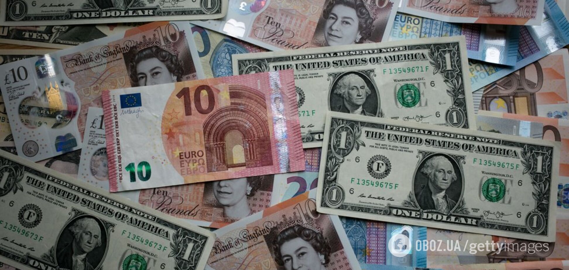 Brexit вдарив по долару: американська валюта впала