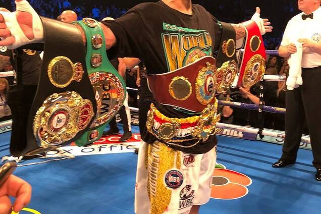 У Усика рассказали, что будет с его поясами