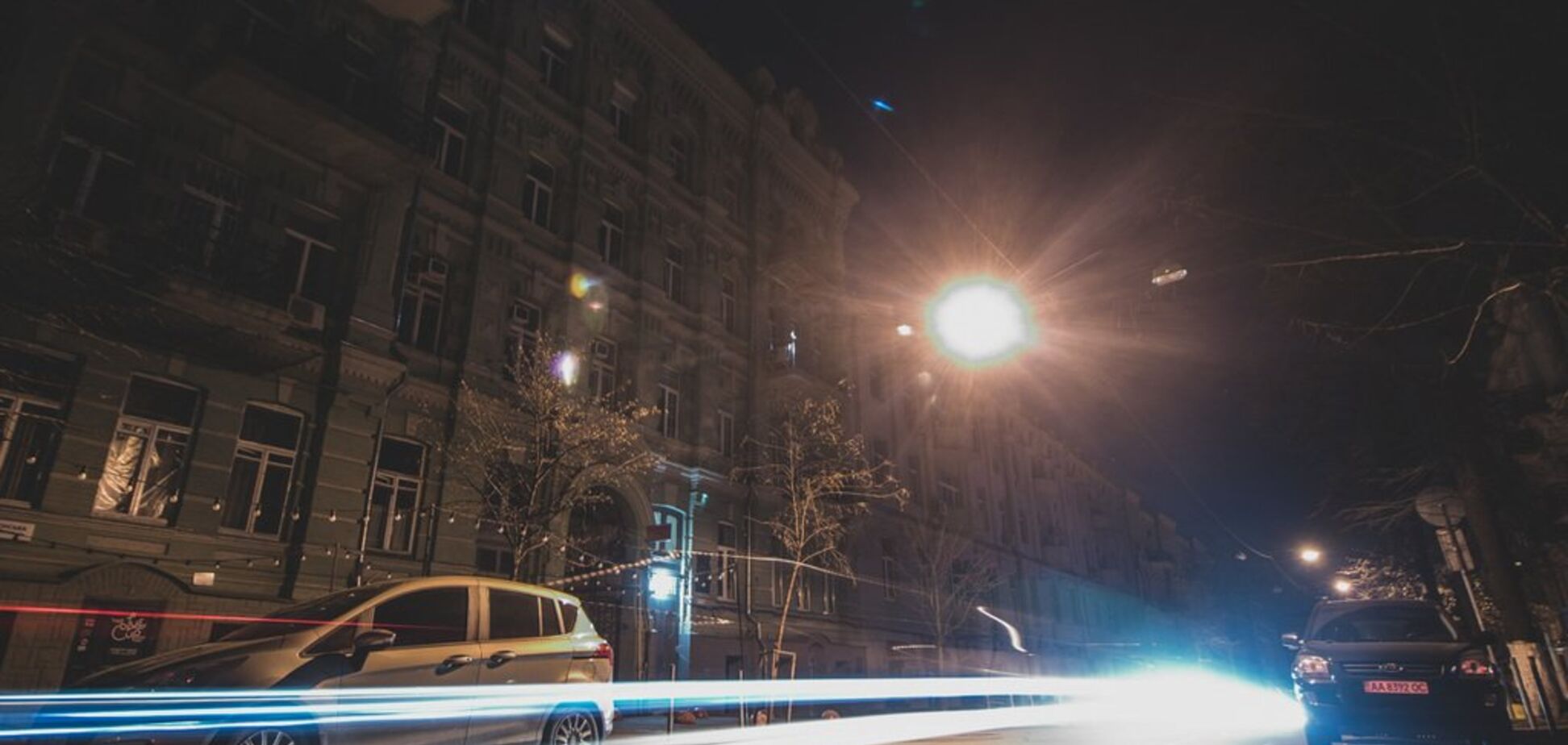 Завораживает: в сети показали загадочную улицу в исторической части Киева