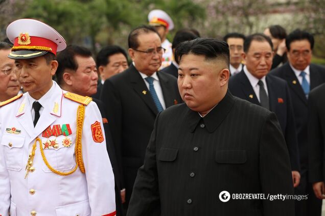 Затулив 'зірку': фотограф Кім Чен Ина потрапив у курйоз і втратив роботу