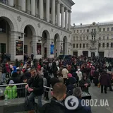 День гнева в Киеве: полицию забросали похоронными венками