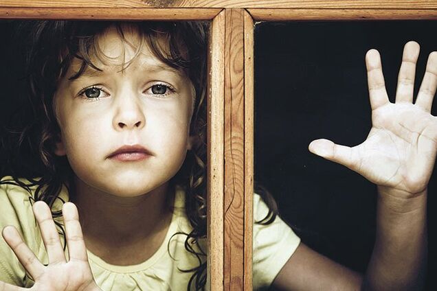 У Росії горе-матір познущалася над маленькими дітьми