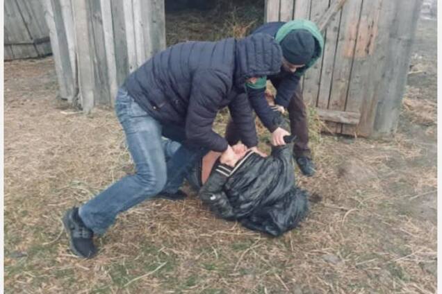 На Хмельнитчине педофил зверски изнасиловал ребенка