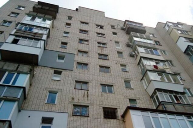 Загрожує 3 роки в'язниці: в Харкові знайшлася квартира із сотнею жителів