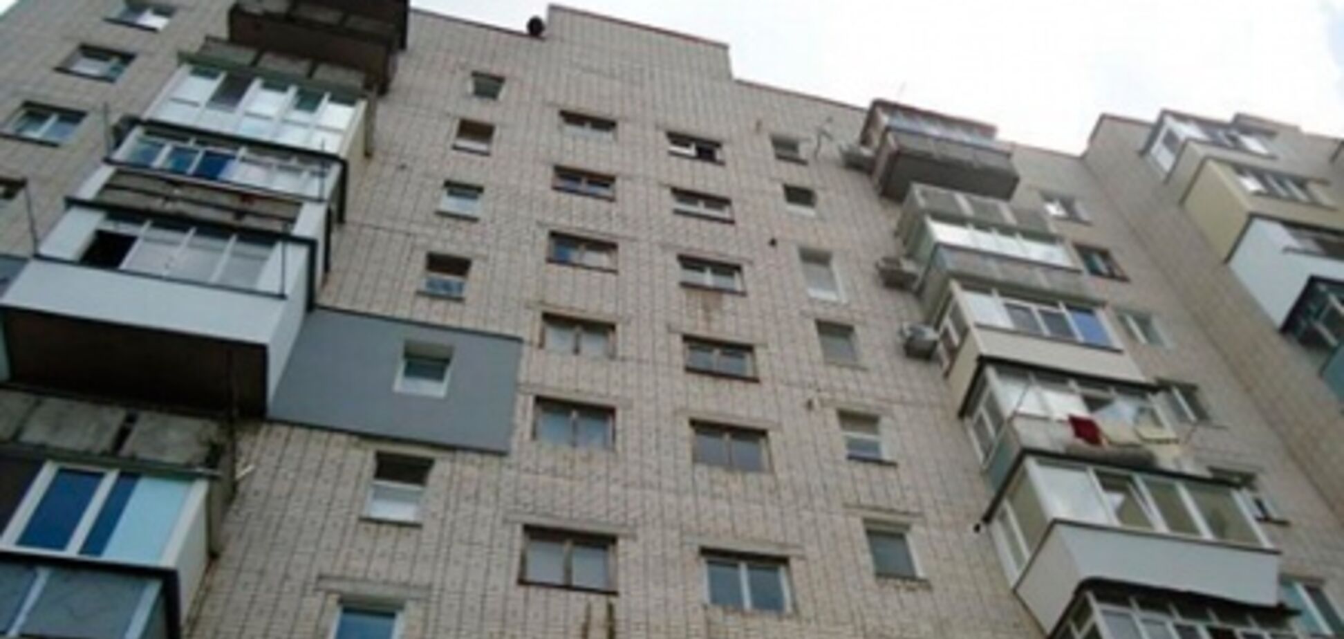 Грозит 3 года тюрьмы: в Харькове обнаружилась квартира из сотней жильцов
