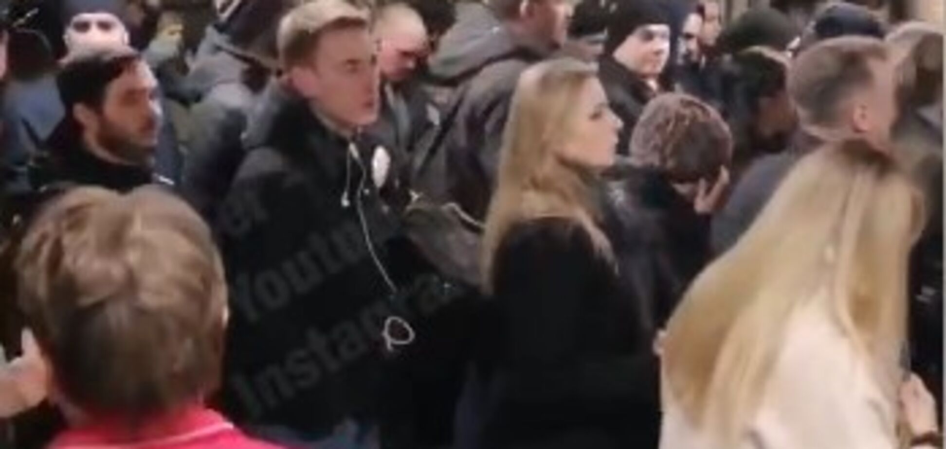 'Тиснява тисячі людей!' Кияни зняли на відео колапс у метро