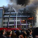 В Баку вспыхнул масштабный пожар в ТЦ: фото и видео с места ЧП