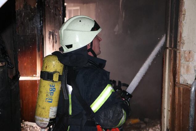 В Киеве произошел пожар в колледже: студентов экстренно эвакуировали