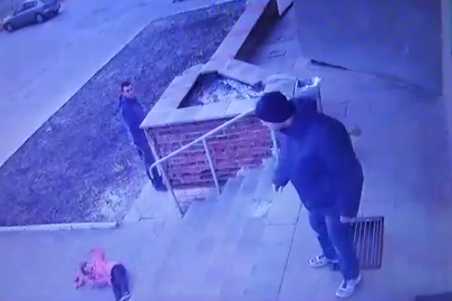 На Ривненщине отец спустил дочку с бетонной лестницы