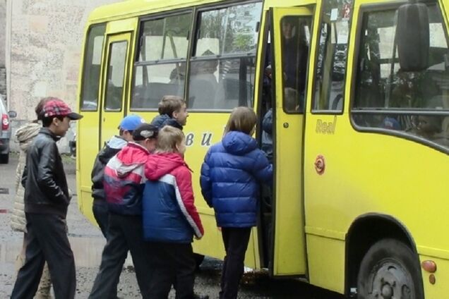 "Плати або виходь!" У Львові водій викинув дитину в сльозах із автобуса