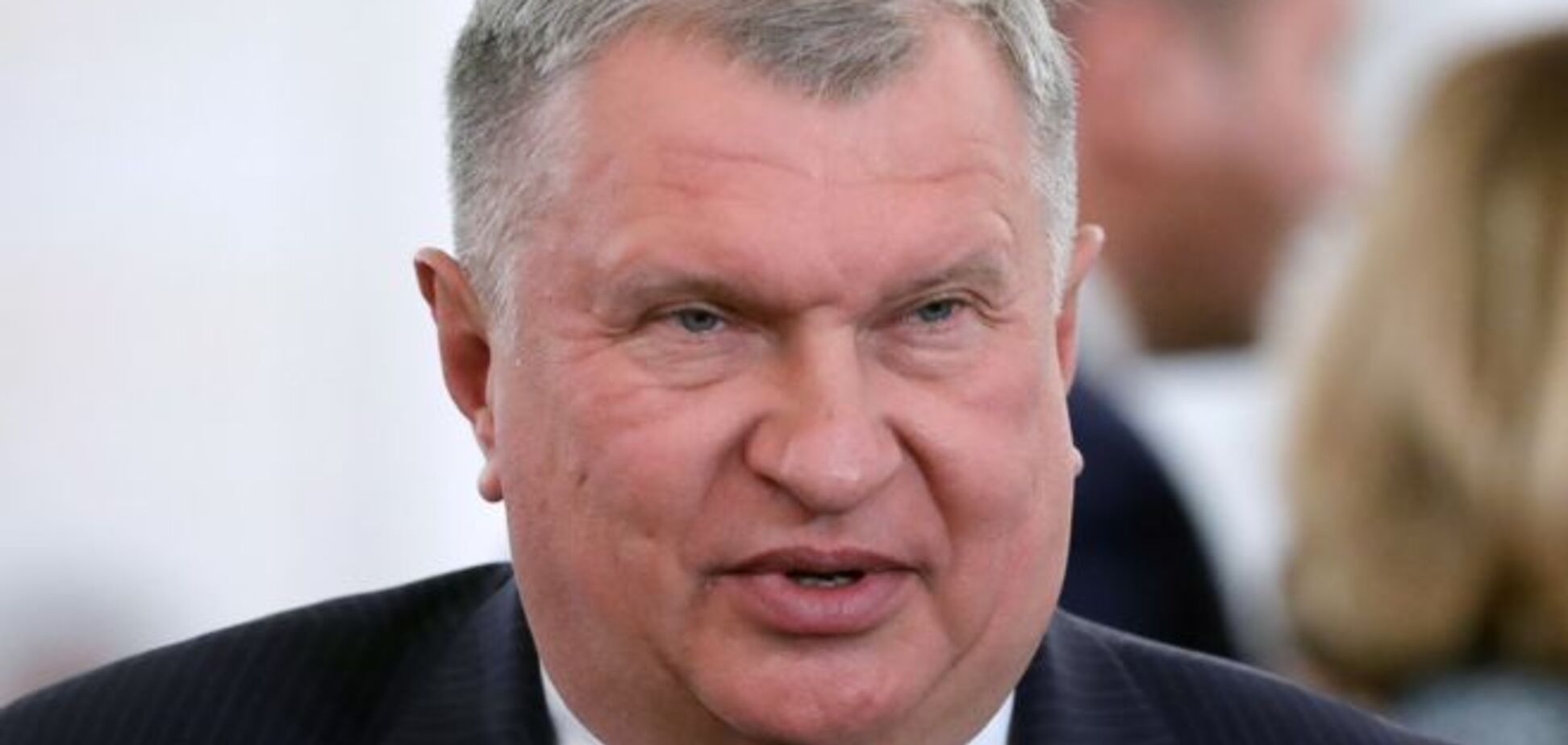 'Какая красивая пара!' Поцелуй Шойгу и Сечина попал на камеру и насмешил сеть