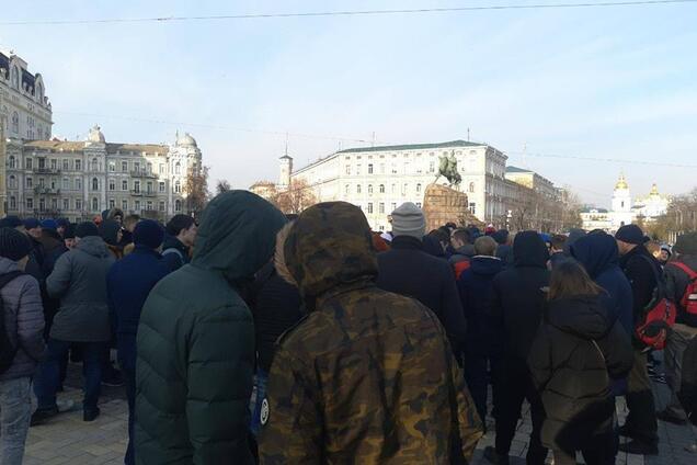 ''Волю свиньям!'' Сеть разозлил фейковый митинг в центре Киева