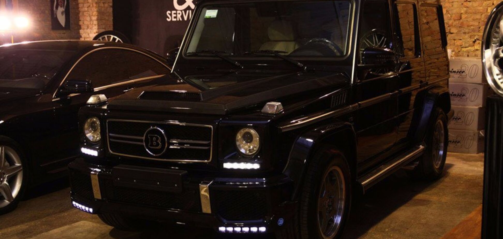 Обыски в Полтавской ОГА: НАБУ нашло взяточный Mercedes-Benz за 10 млн грн