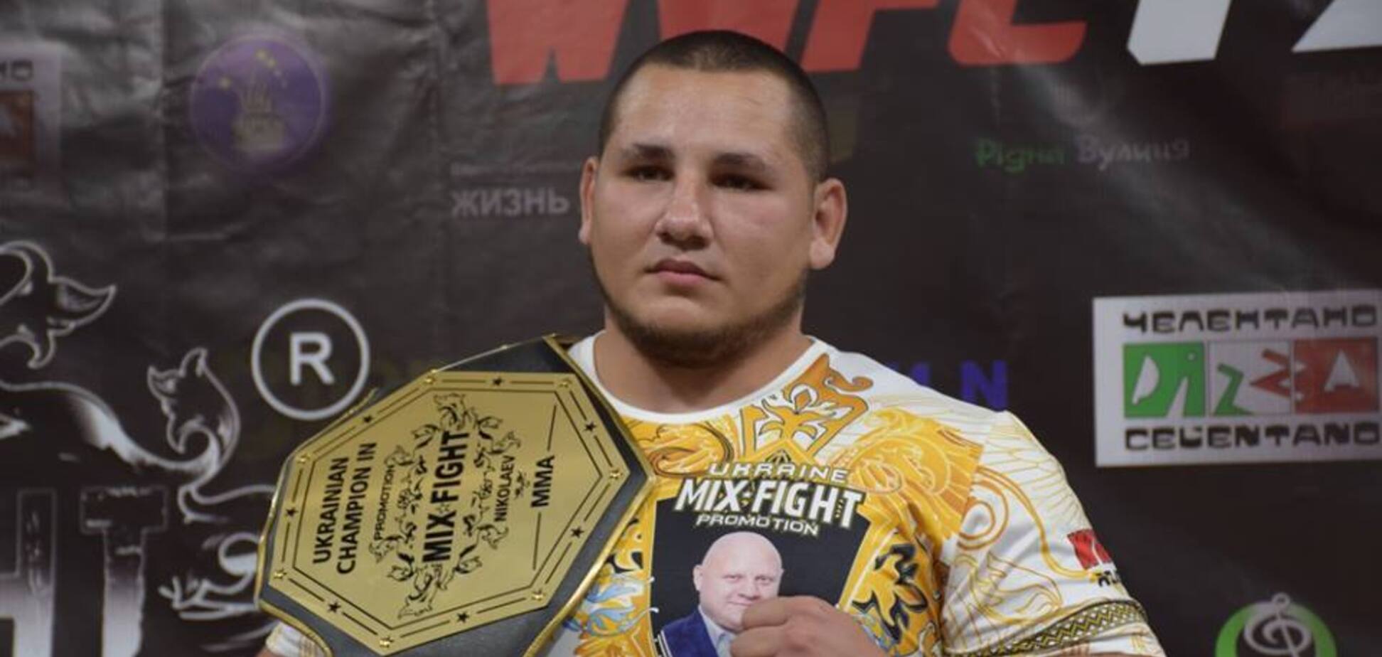 Вдарив по сідниці: український боєць безглуздо програв титульний бій – відео курйозу