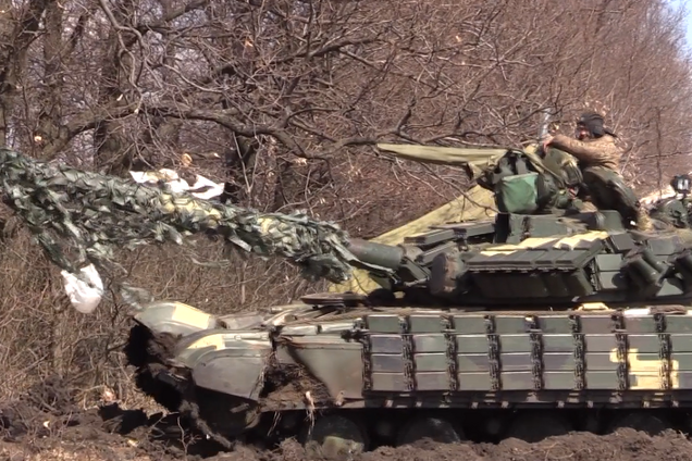 "Цілі вражені!" ЗСУ "розгромили" атакуючого ворога на Донбасі. Потужне відео