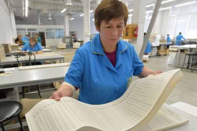 Глава избиркома на Львовщине испортила почти 200 бюллетеней