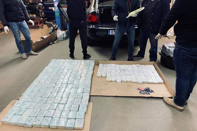 Под Киевом задержали иностранца со 100 кг героина